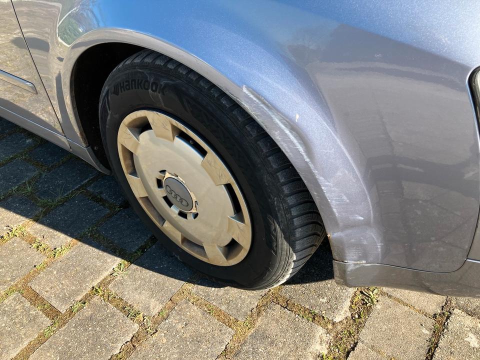 Audi A4 2004 — photo 16