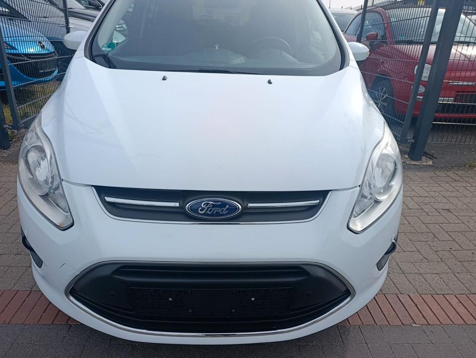 Ford Grand C-Max 2012 — photo 12