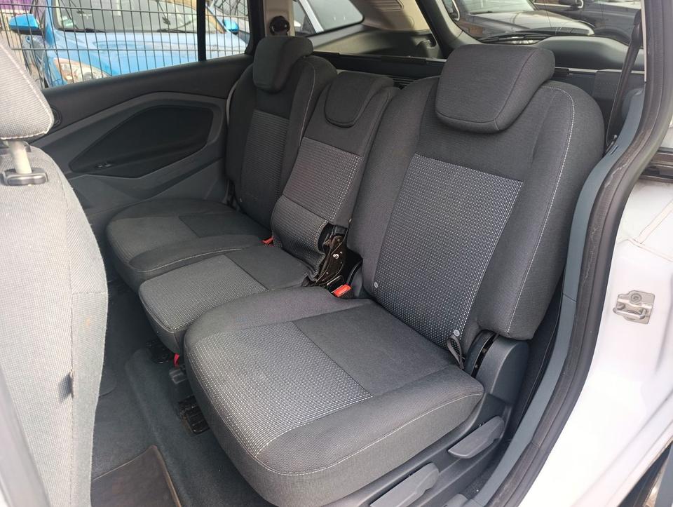 Ford Grand C-Max 2012 — photo 22