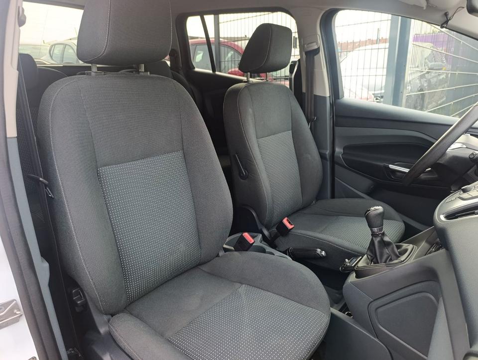Ford Grand C-Max 2012 — photo 40