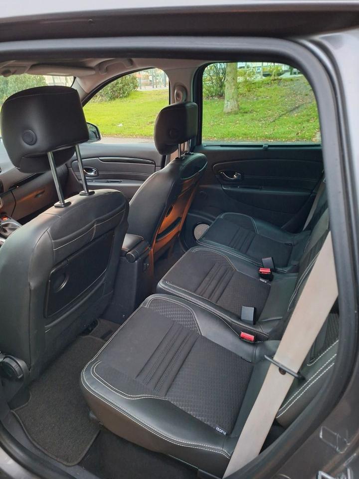 Renault Scenic 2015 — photo 14