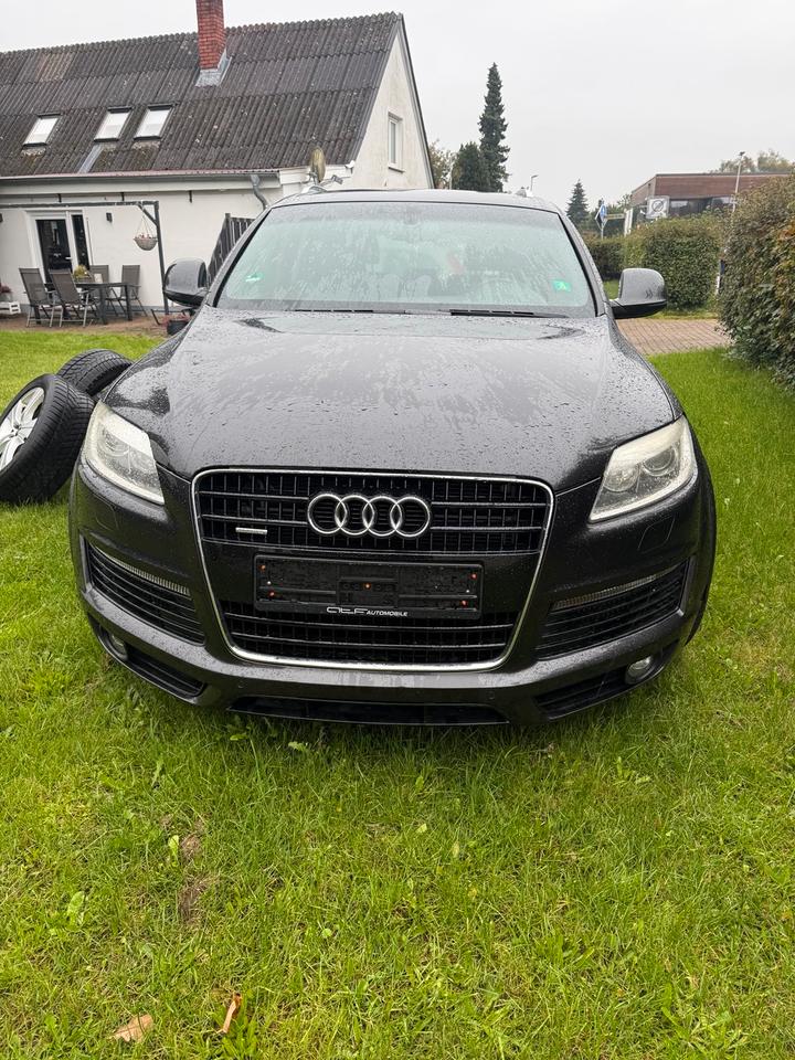 Audi Q7 2008 — rear view