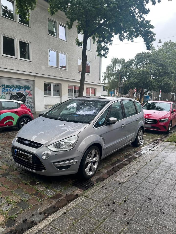Ford S-Max 2012 — rear view