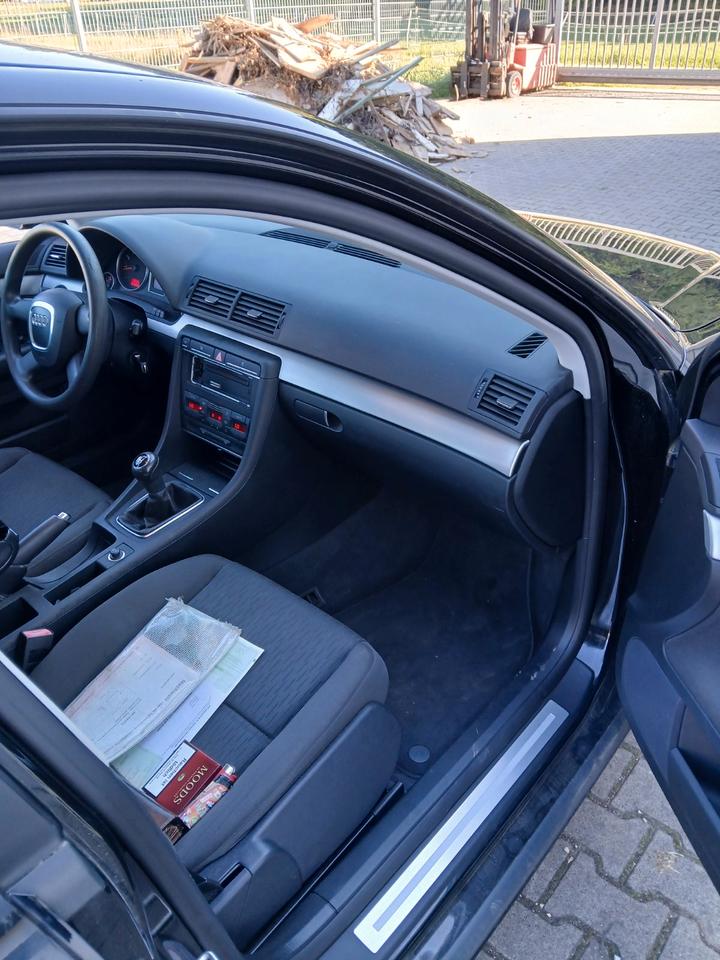 Audi A4 2008 — rear view