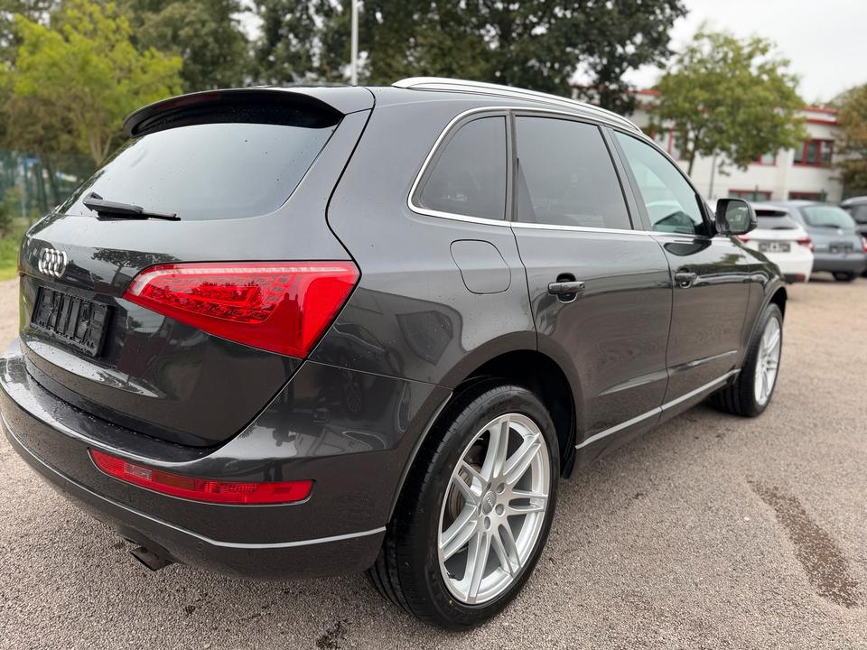 Audi Q5 2010 — engine