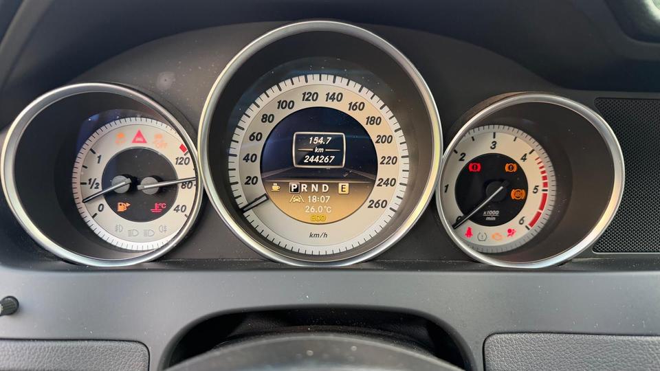 Mercedes Benz C 220 2011 — photo 6