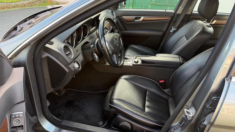 Mercedes Benz C 220 2011 — photo 9