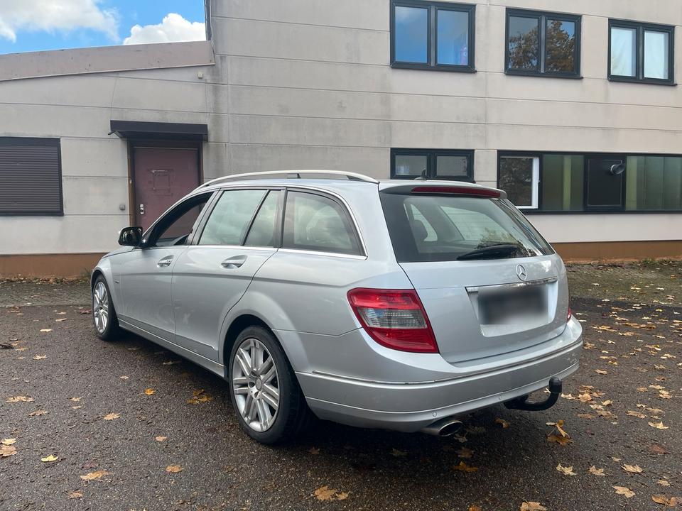 Mercedes Benz C 220 2008 — engine