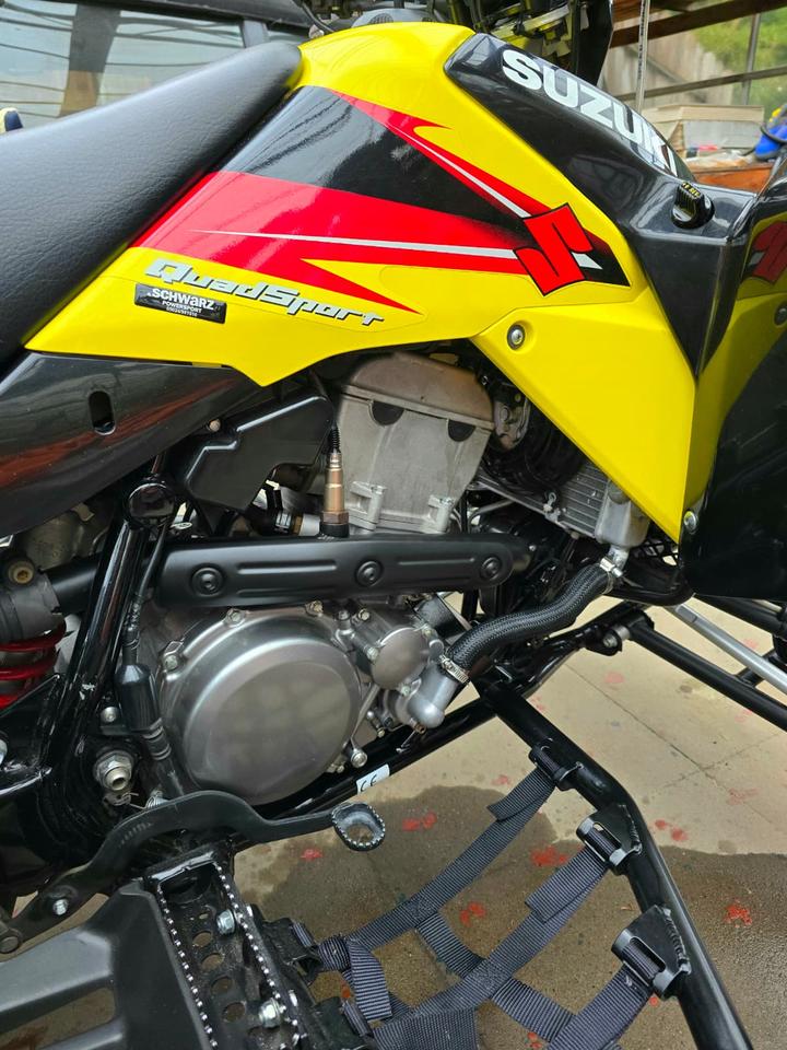 Suzuki LTZ400 Quad (Straße) Not verkauf wegen Neuanschaffung 2015 — rear view