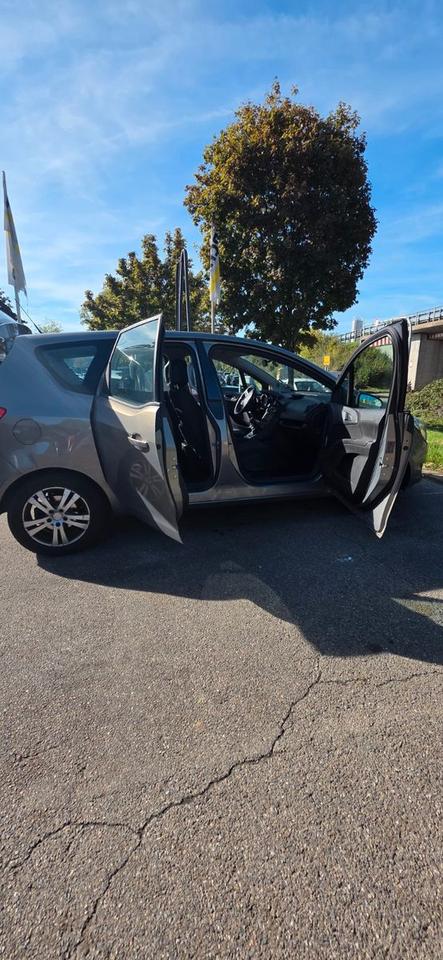 Opel Meriva 2014 — photo 12