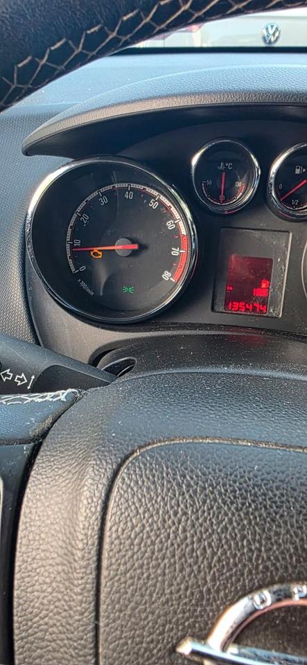 Opel Meriva 2014 — interior