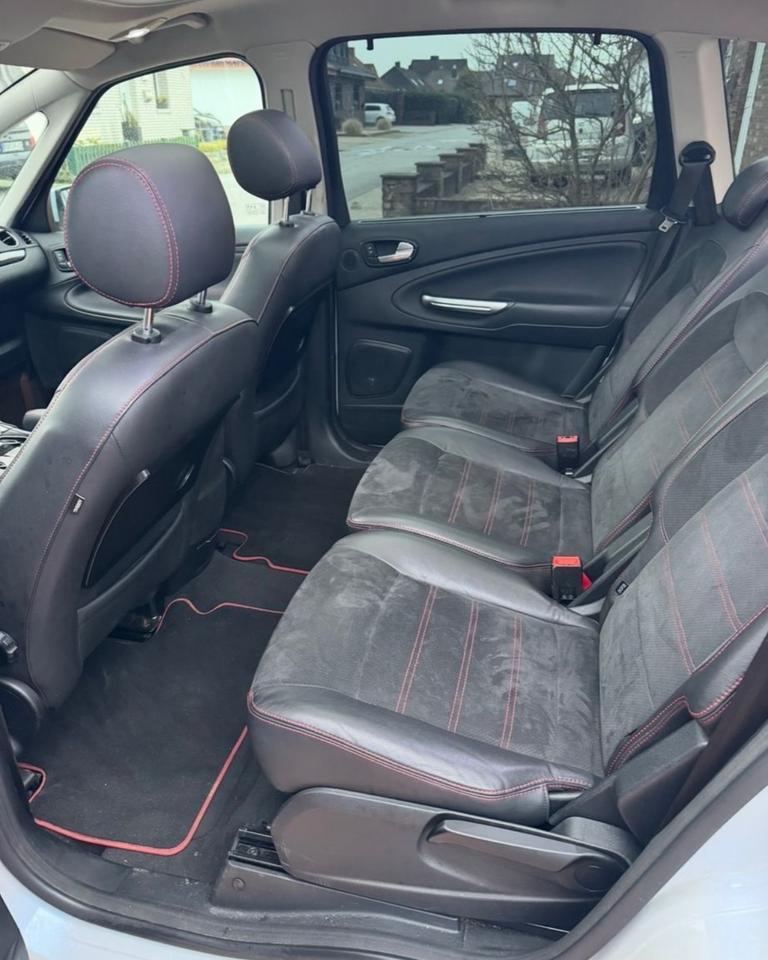Ford S-Max 2013 — photo 8