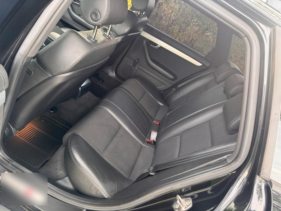 Audi A4 2008 — photo 12