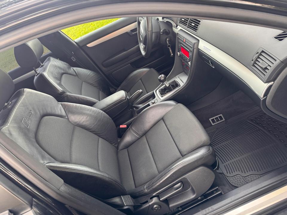 Audi A4 2008 — photo 9