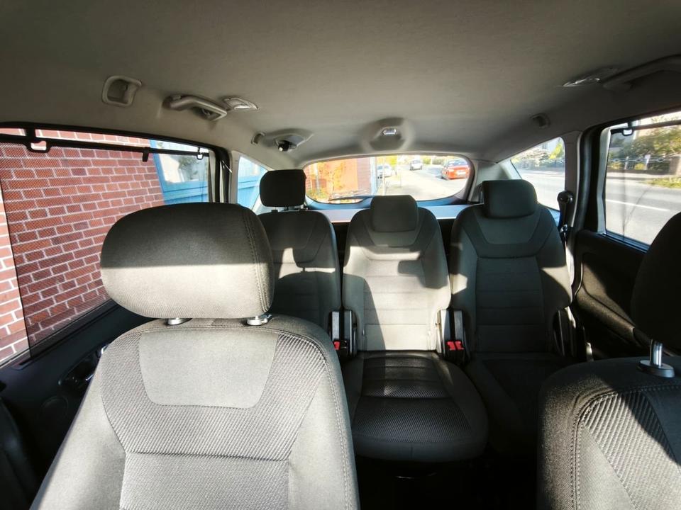 Ford S-Max 2012 — photo 11