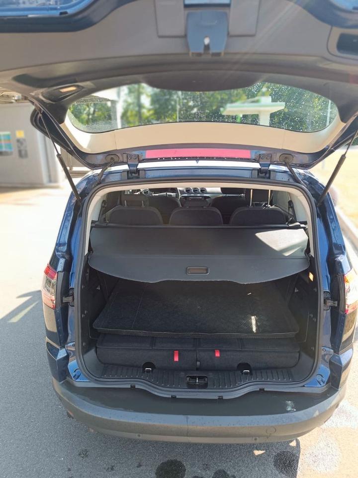 Ford S-Max 2012 — photo 13