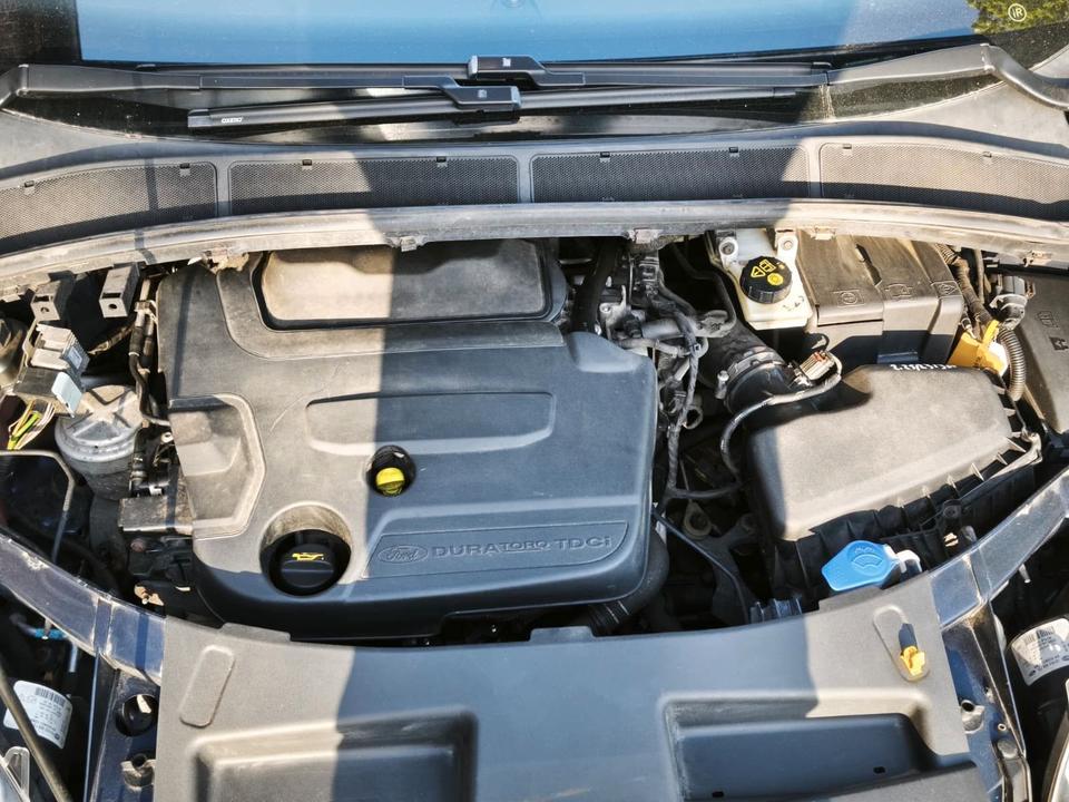 Ford S-Max 2012 — photo 15