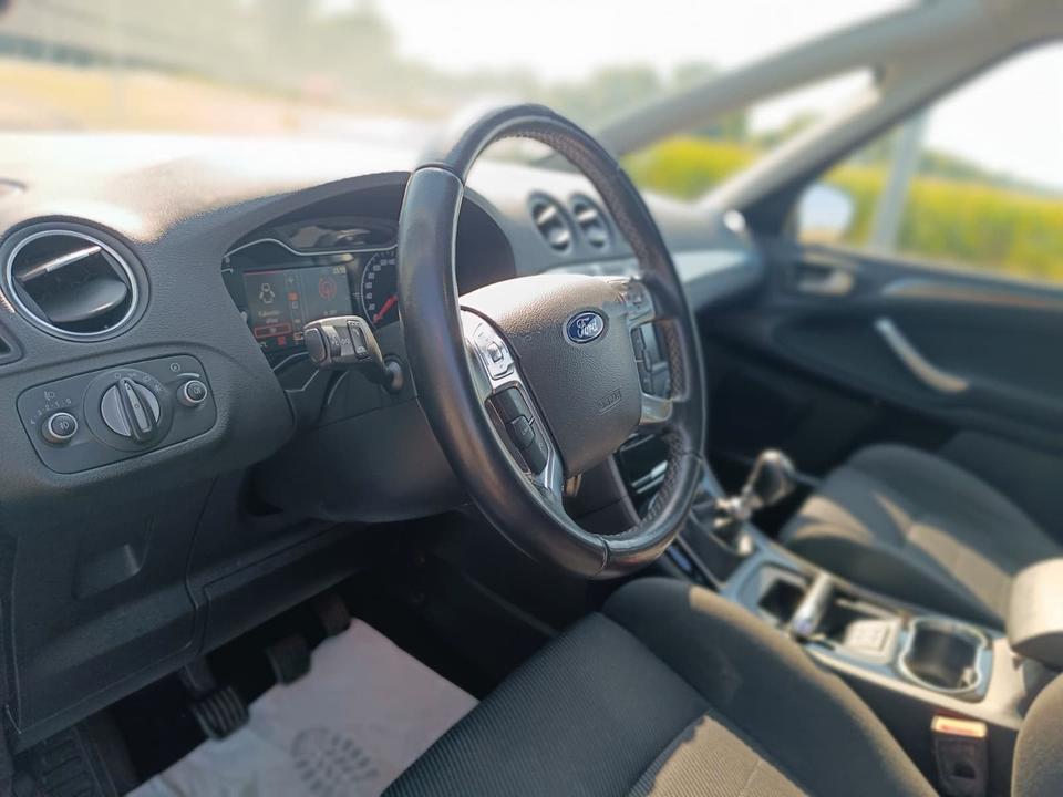 Ford S-Max 2012 — photo 7