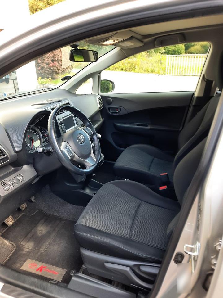 Toyota Verso 2012 — photo 9