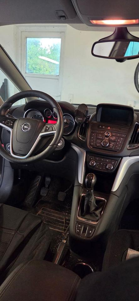 Opel Zafira Tourer 2015 — photo 6