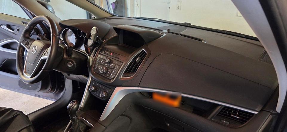 Opel Zafira Tourer 2015 — photo 7