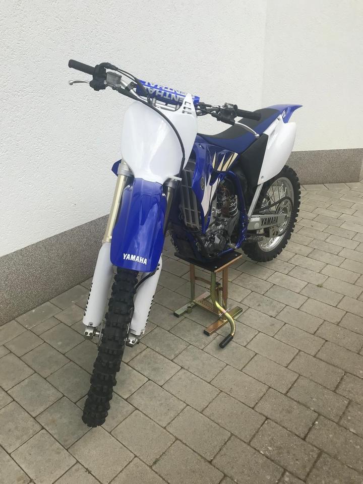 Yamaha Motocross Motorrad 2005 — vehicle for AFU Ukraine