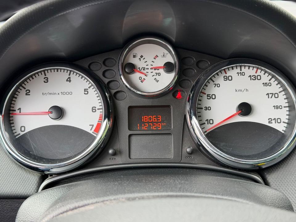 Peugeot 207 2010 — photo 12
