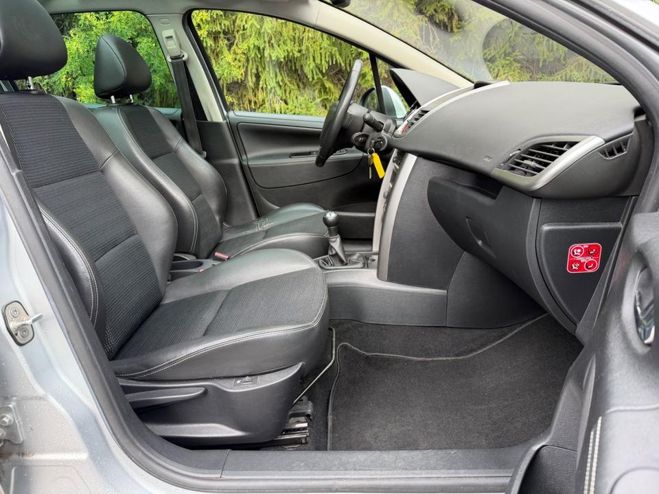 Peugeot 207 2010 — photo 25