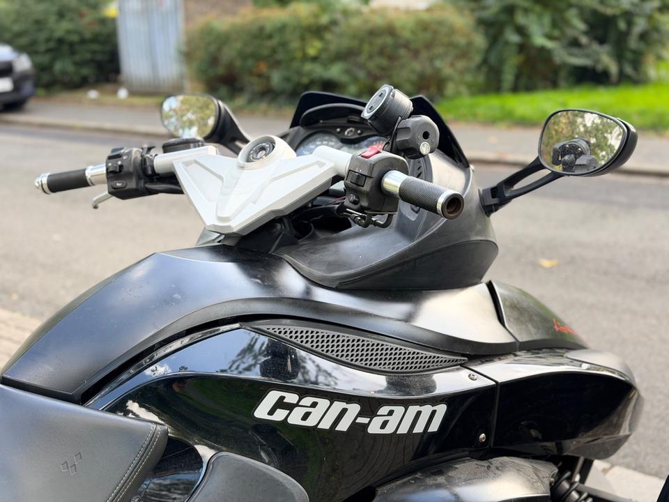 Weitere Motorräder Reserviert •Can am Spyder 1000 2010 — photo 11