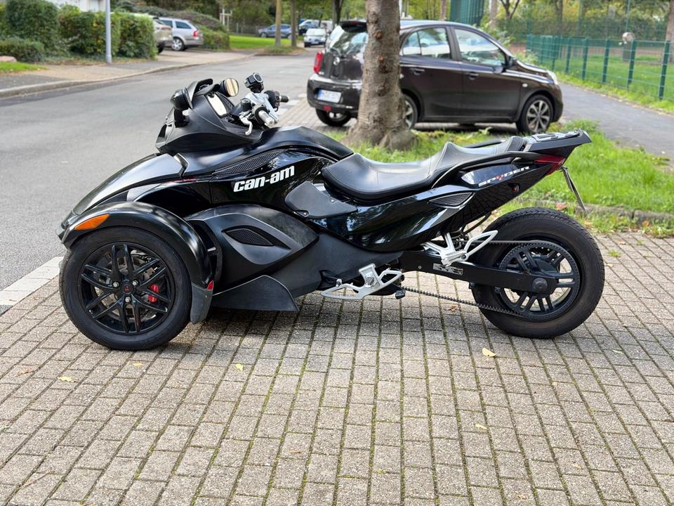 Weitere Motorräder Reserviert •Can am Spyder 1000 2010 — engine 1.000 ccm