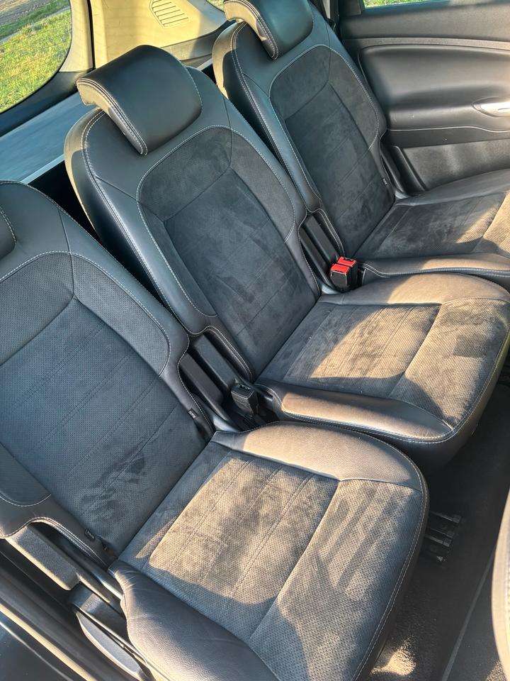Ford S-Max 2010 — photo 10