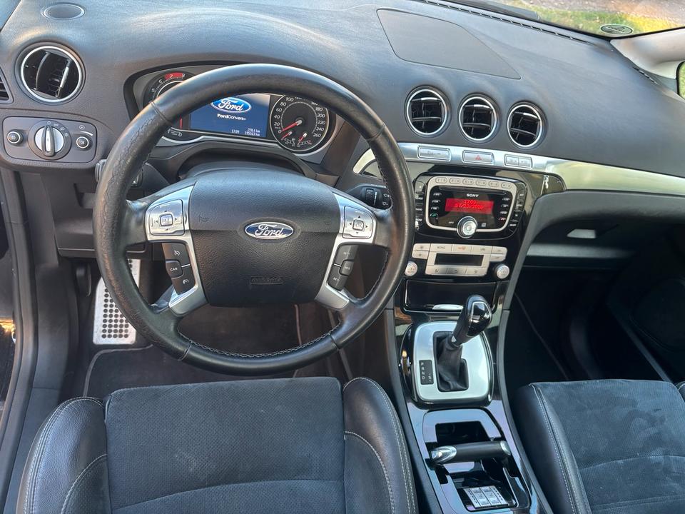 Ford S-Max 2010 — photo 14