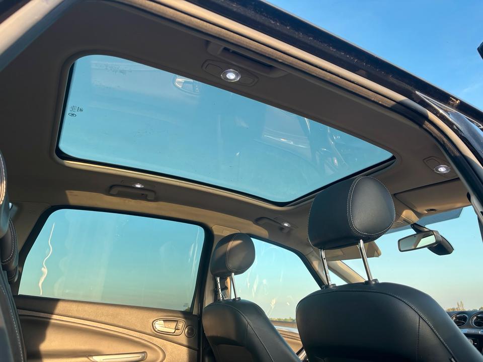Ford S-Max 2010 — photo 17