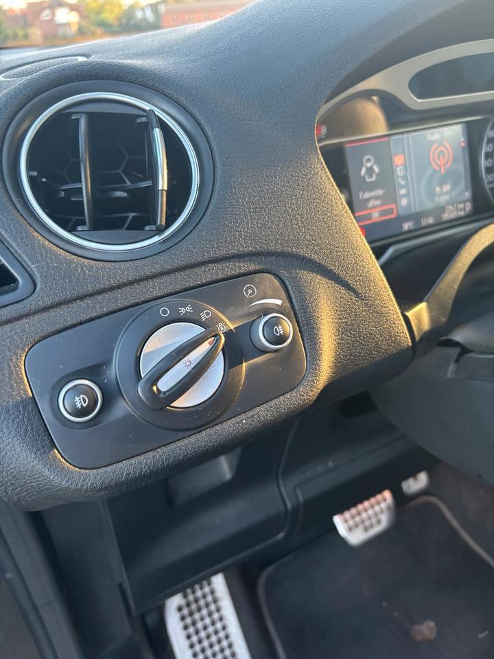 Ford S-Max 2010 — interior