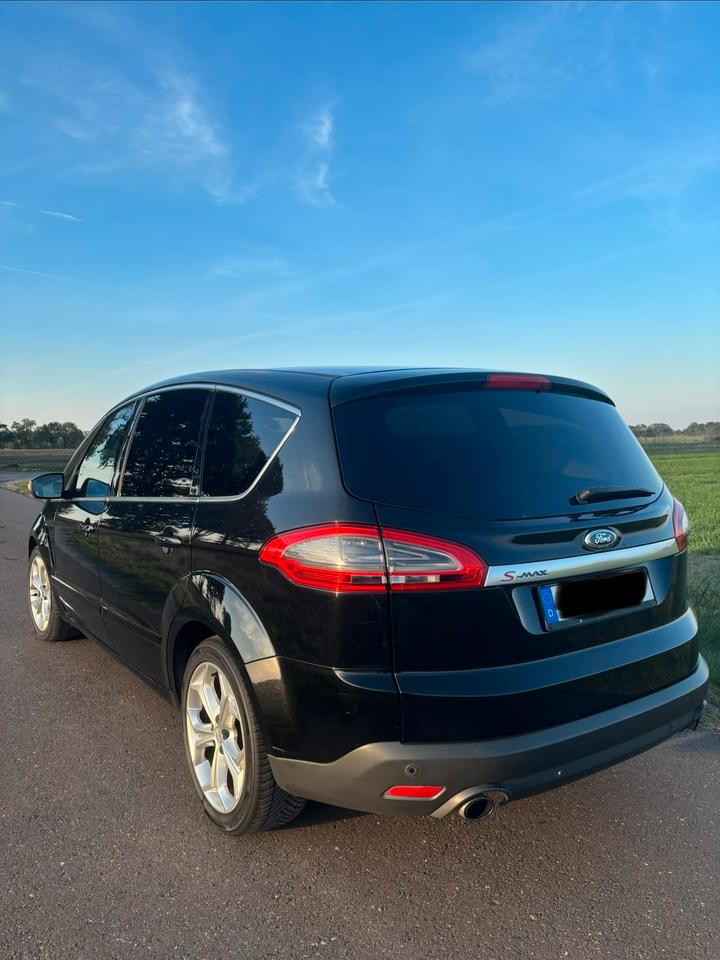 Ford S-Max 2010 — photo 8