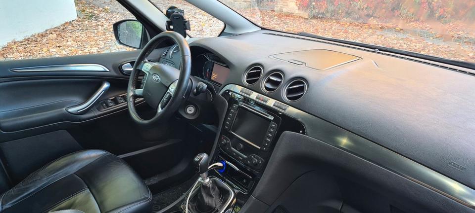 Ford S-Max 2010 — photo 7