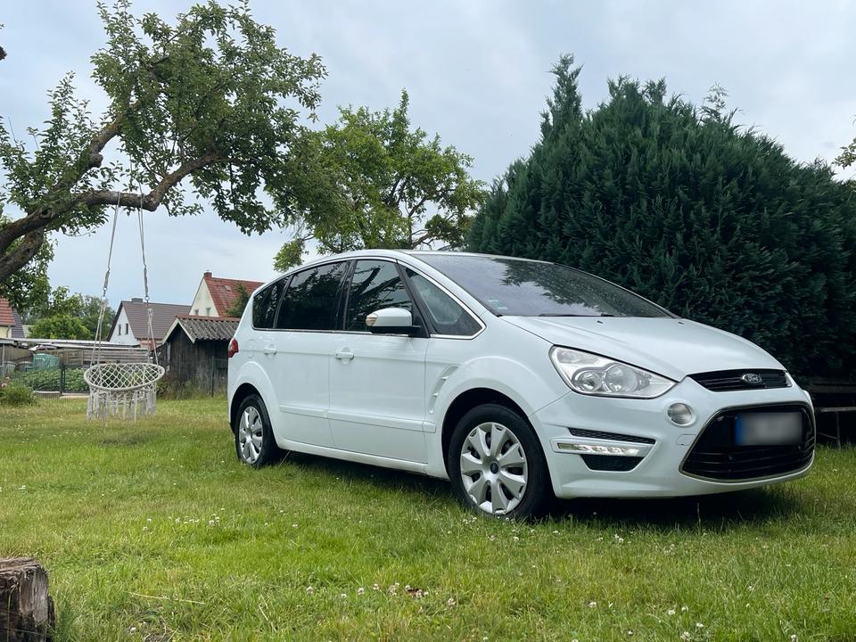 Ford S-Max 2011 — двигун