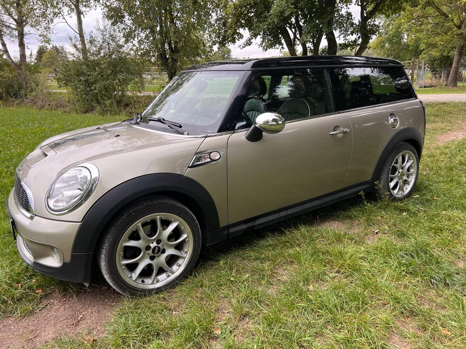 Mini Cooper S Clubman 2009 — rear view