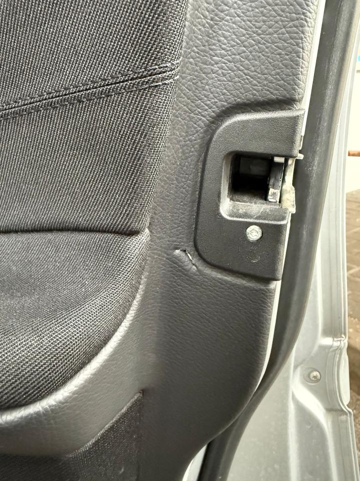 Mercedes Benz C 200 2006 — photo 18