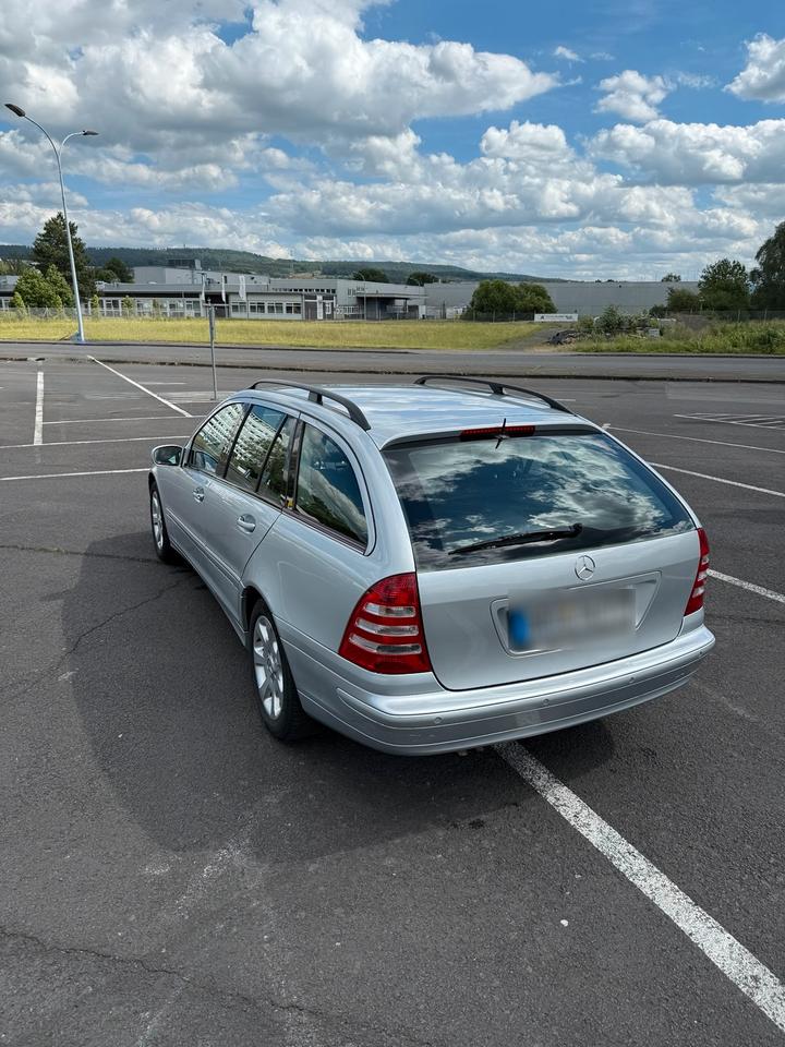 Mercedes Benz C 200 2006 — engine