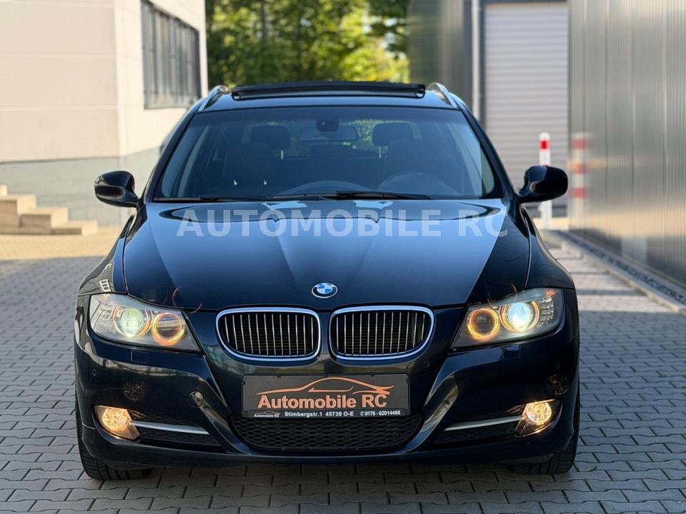 BMW 320 2011 — interior