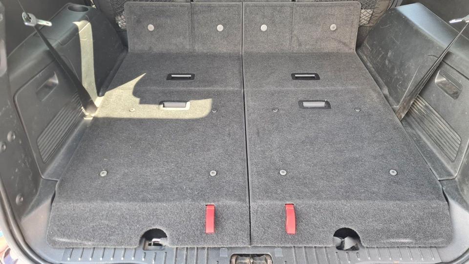 Ford S-Max 2011 — photo 12