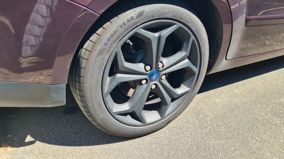 Ford S-Max 2011 — photo 14