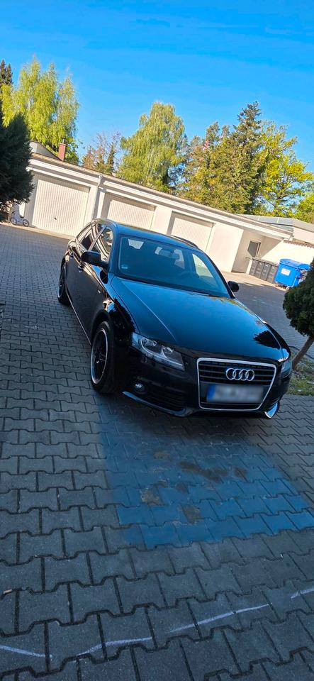 Audi A4 2009 — двигун