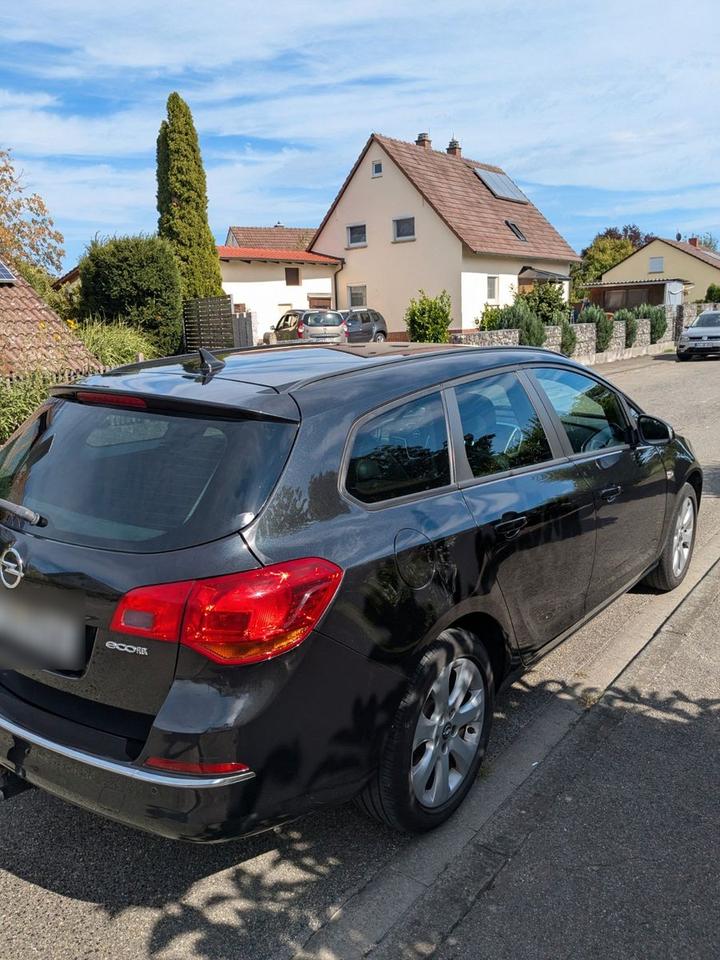 Opel Astra 2015 — interior