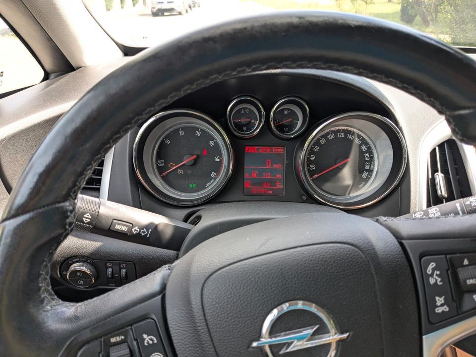 Opel Astra 2015 — engine