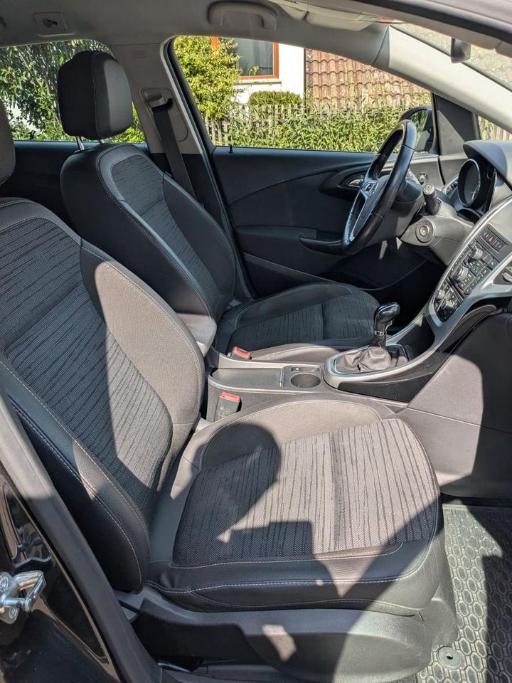 Opel Astra 2015 — photo 6