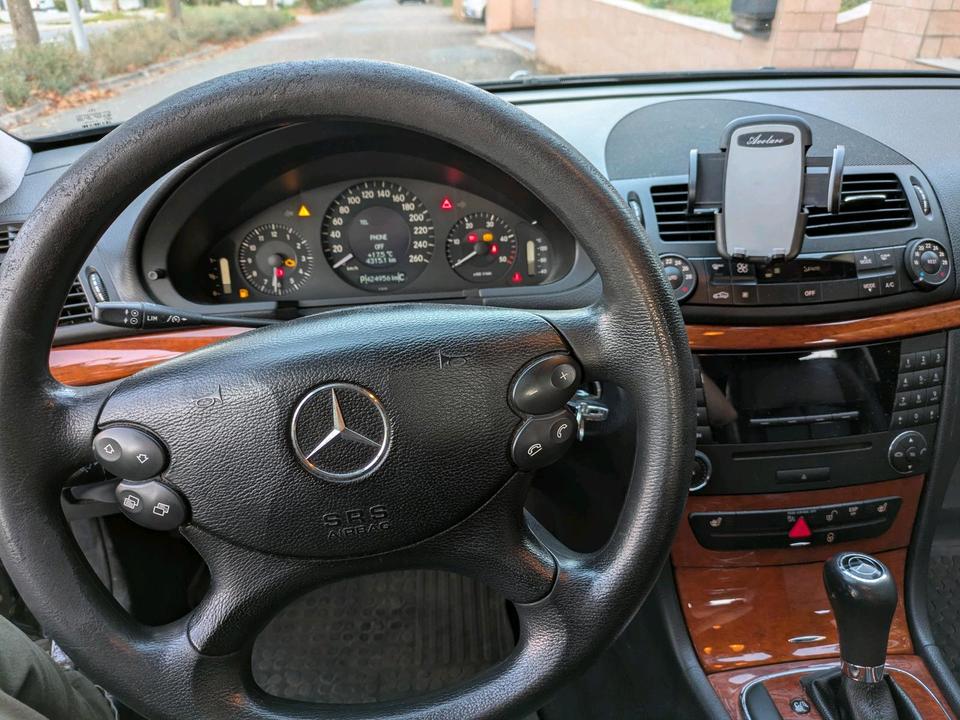Mercedes Benz E 200 2008 — photo 8