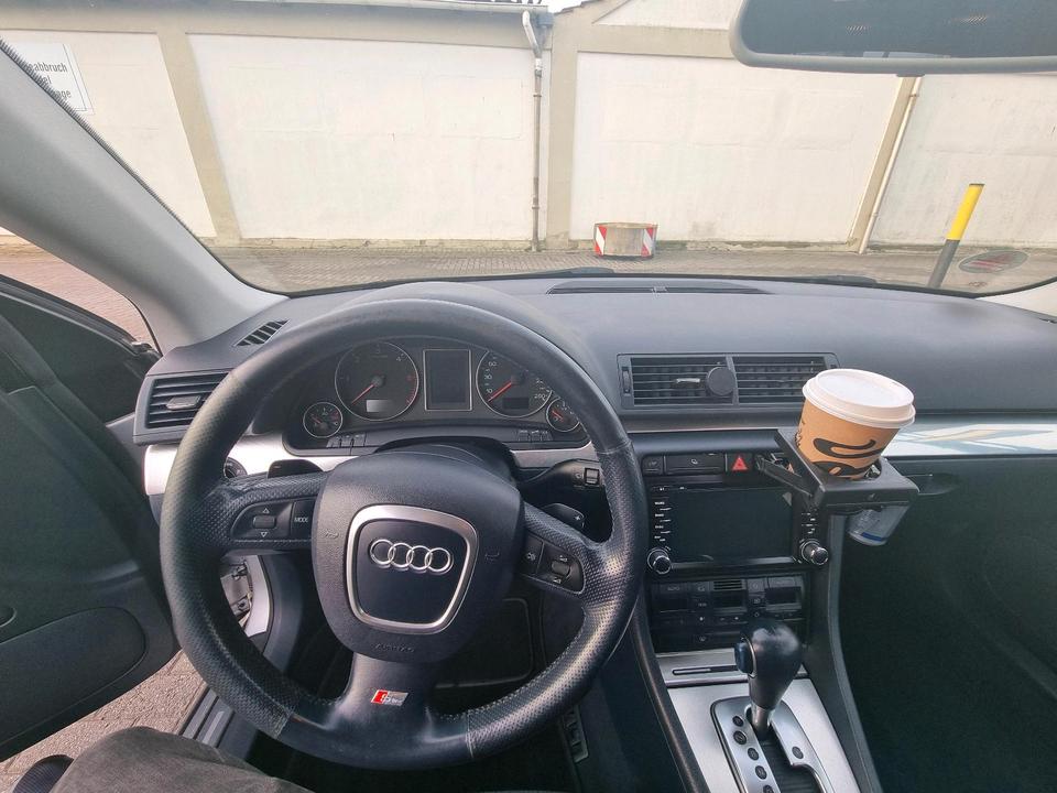 Audi A4 2005 — вигляд ззаду