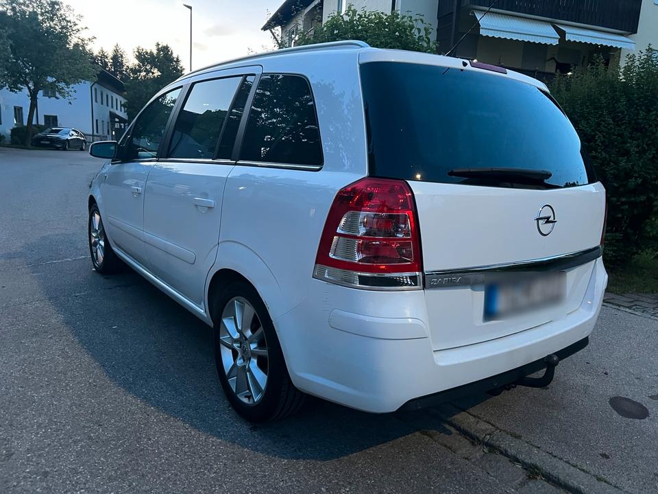 Opel Zafira 2008 — engine
